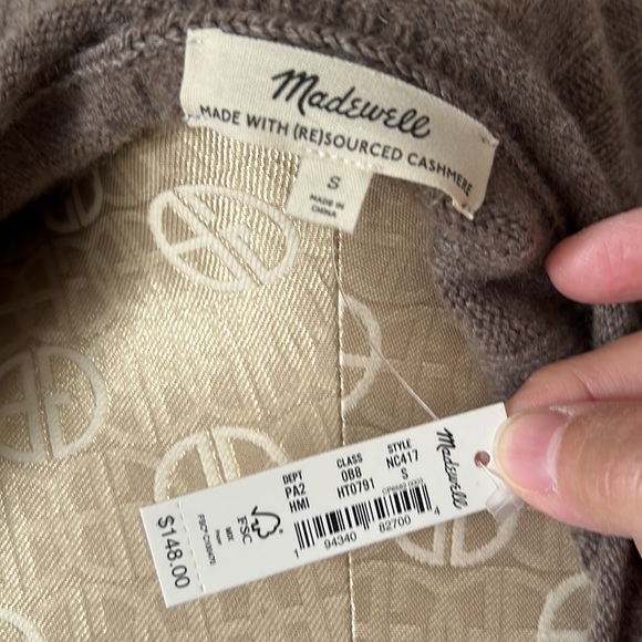 Madewell (Re)sourced Cashmere Stitched-Rib V-Neck Sweater - Picture 4 of 8